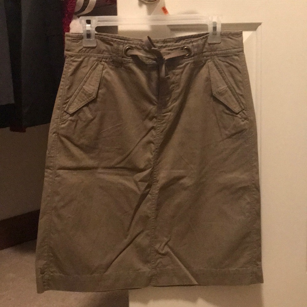 Green cargo skirt